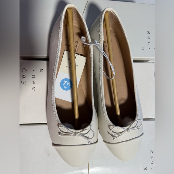 Women's Janie Ballet Flats with Memory Foam Insole - A New Day - Picture 2 of 8